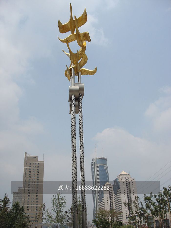 不锈钢梦想雕塑.jpg