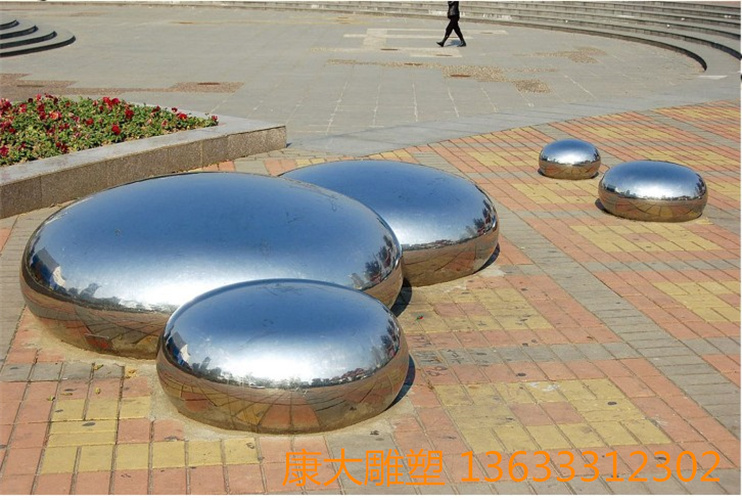 不銹鋼雕塑.jpg