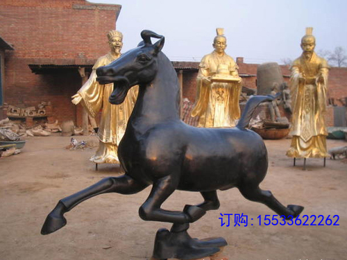 奔马雕塑.jpg