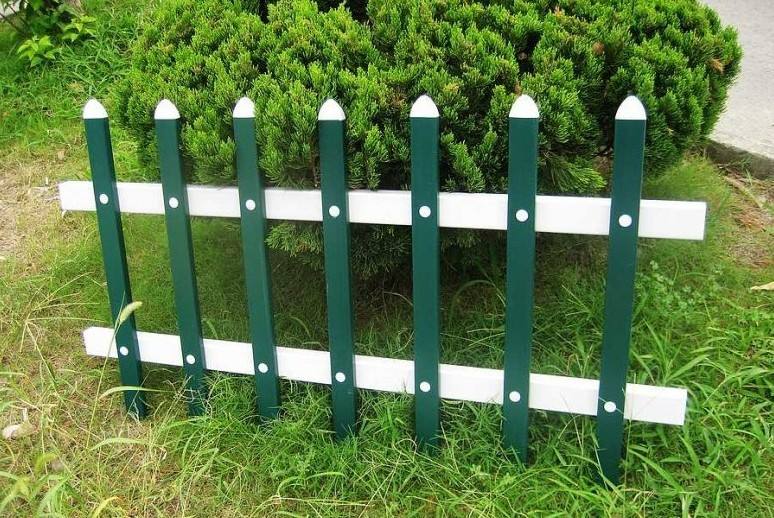 PVC草坪鋅鋼的驗收方法以及安裝的特點