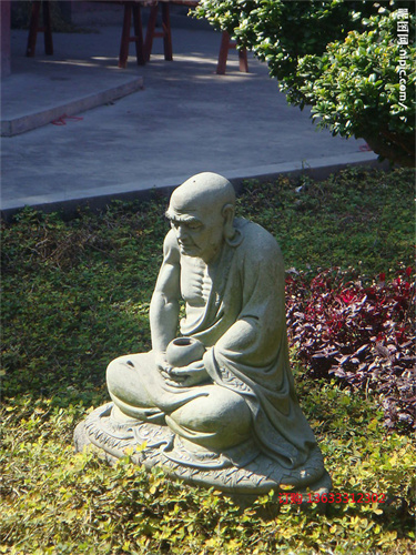 2330420_092430043_2.jpg
