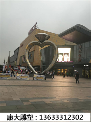 戒指雕塑.jpg