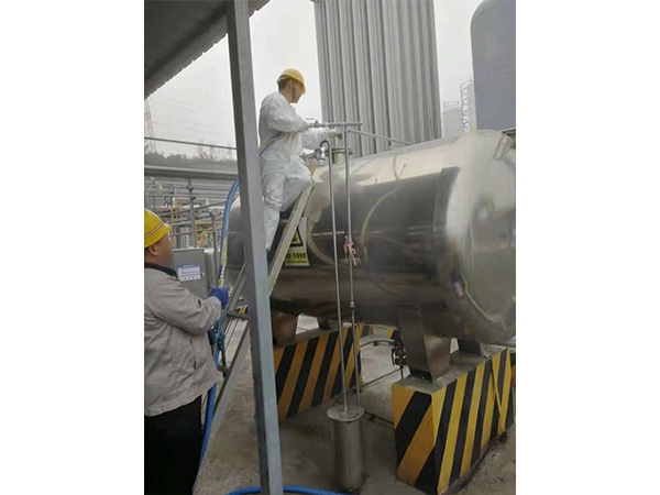 客戶門站加注現場